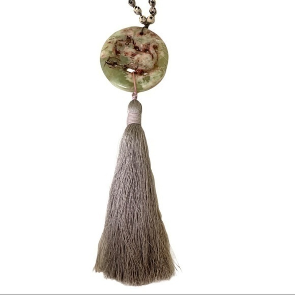 Beaded necklace with stone pendant and tassel - Picture 3 of 6